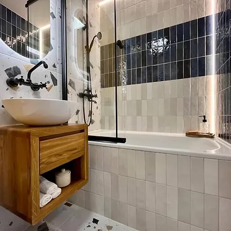 Modern Retro ~ 800m Main Square Lägenhet *