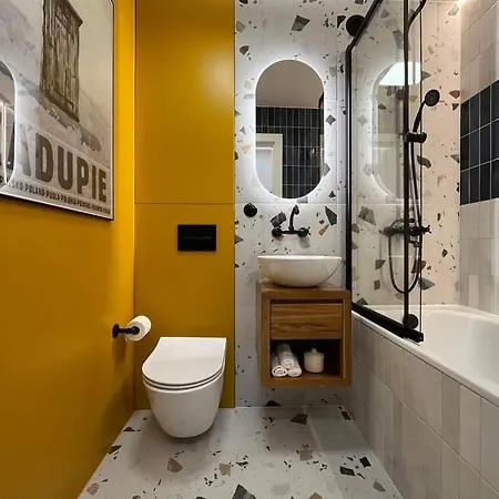 Modern Retro ~ 800m Main Square Appartement *