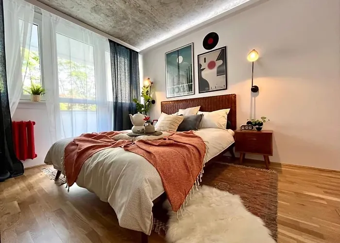 Modern Retro ~ 800m Main Square * ורוצלב