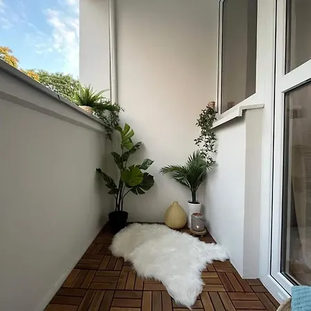 Modern Retro ~ 800m Main Square Апартаменты Вроцлав